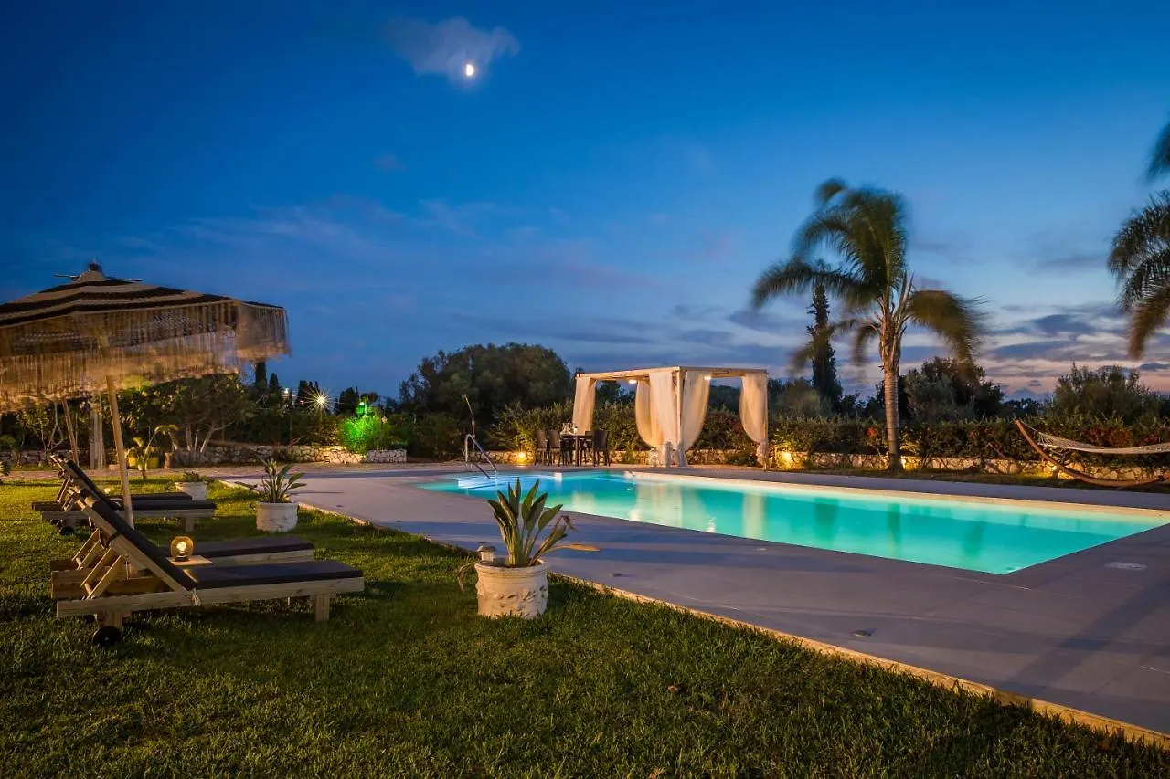 Queen Bee Residence 0*, Minia Greece